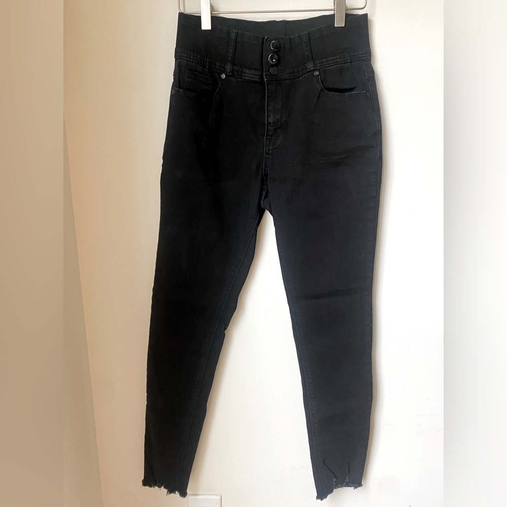 Indigo Poppy Tummy Control Black Skinny Jeans with Jagged Hem Size 6